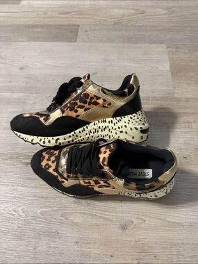 Women’s Steve Madden sneakers